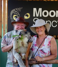 Frans en Margareth met Koala Vincent