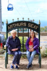Anne en Margareth op Arthurs Seat